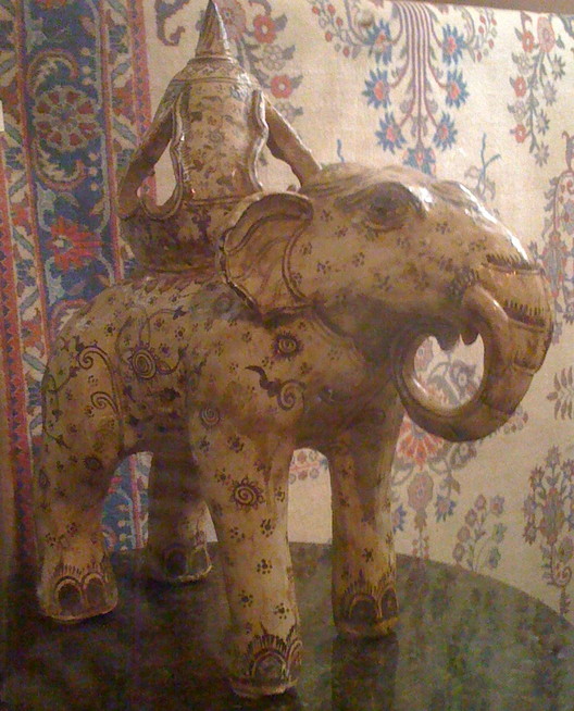 2011_04_White_Elephant_Montclair